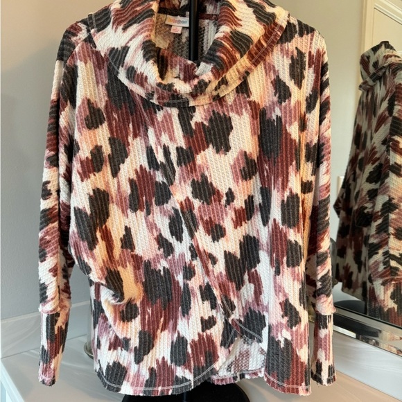 LuLaRoe Multicolor Cowl Neck Sweater small - Picture 3 of 10